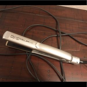 Paul Mitchell Pro Tools 1” Flat Iron
